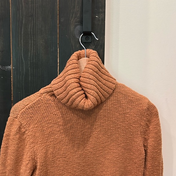 Orange/Brown Turtleneck - Picture 3 of 6